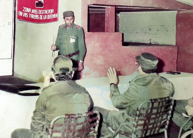 Remberto, un guajiro de buen decir Como reliquia conserva Remberto esta foto con Fidel.