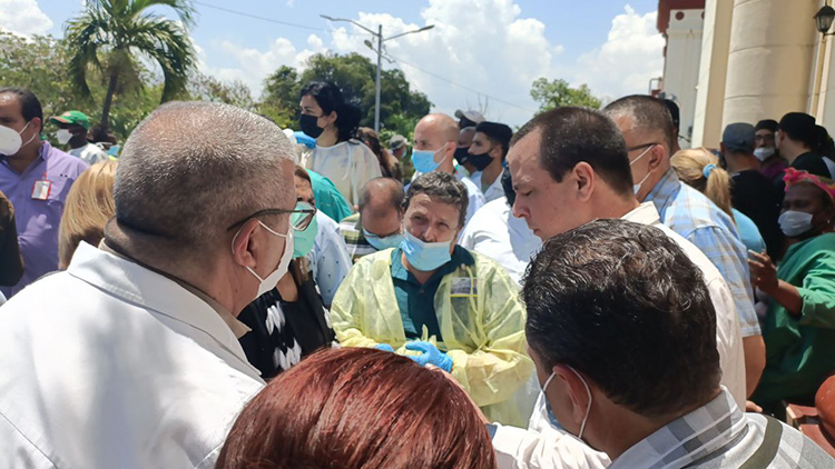 Fuerte explosión en el hotel Saratoga de La Habana provoca numerosas víctimas Se eleva a cinco el número de fallecidos
