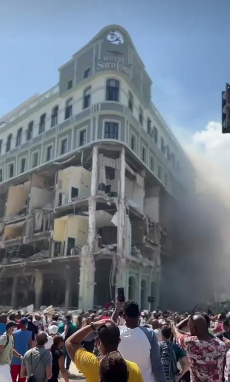 Fuerte explosión en el hotel Saratoga de La Habana provoca numerosas víctimas Fuerte explosión en hotel Saratoga.