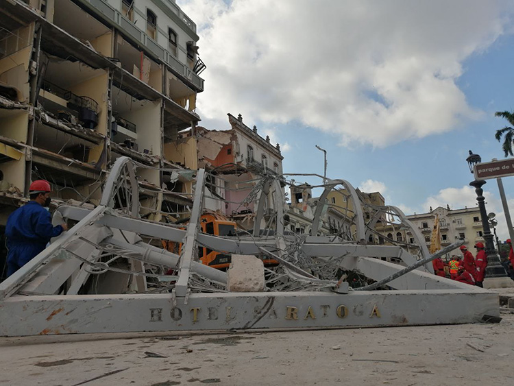 Explosión en el hotel Saratoga: Operación de rescate y salvamento (I) hotel saratoga escombros dia7