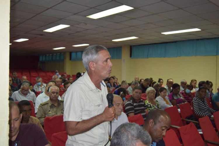Rogelio Ortúzar, experimentado veguero y Hombre Habano