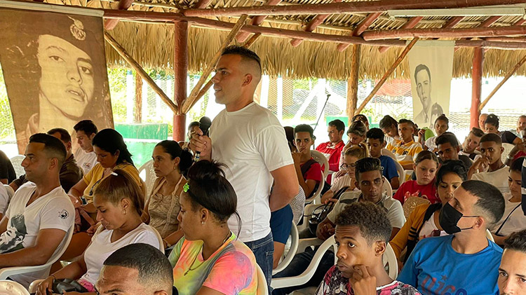 Activo provincial de jóvenes campesinos.