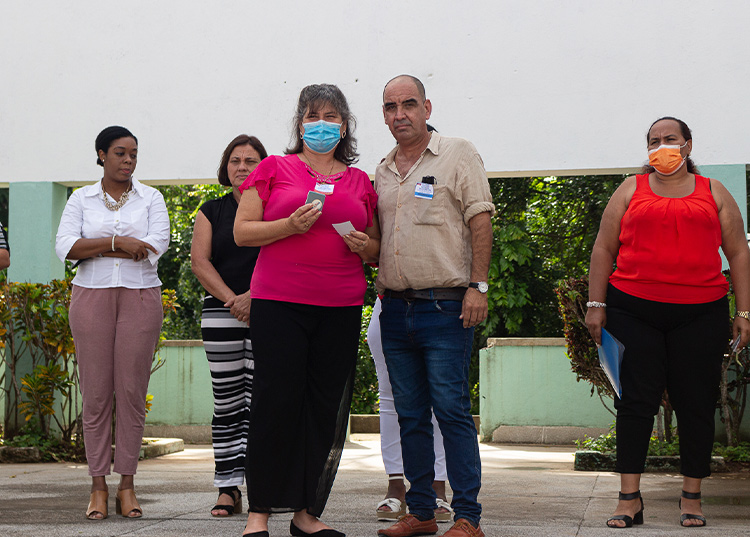 Innovadores y racionalizadores en Pinar del Río por nuevos caminos Las mujeres de Pinar del Río también marcan pauta en la ANIR María Elizabeth Alfonso de la Empresa de Proyectos Génesis fue una de las reconocidas con el sello 8 de octubre.