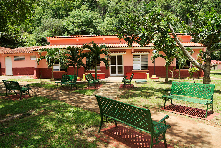 Dos Hermanas en Pinar del Río listo para la temporada de verano El restaurante recientemente remozado tiene capacidad para 78 comensales.