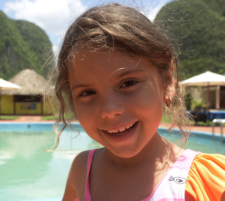 Dos Hermanas en Pinar del Río listo para la temporada de verano Motivar esas sonrisas es el estímulo que alienta a los trabajadores de Dos Hermanas de cara a la jornada de verano.