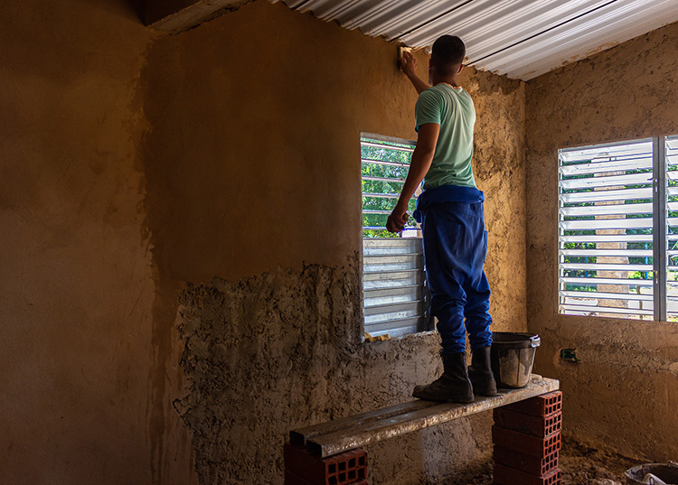 En Pinar del Río, transformar desde la participación Después de años de espera Yanauki Gutiérrez Febles tendrá una vivienda de tres cuartos /Foto: Jaliosky Ajete Rabeiro