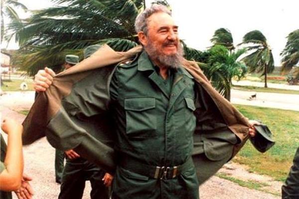 Un gigante multiplicado en hombres de honor Junto al pueblo de Matanzas cuando la provincia fue golpeada por el huracán Michelle.