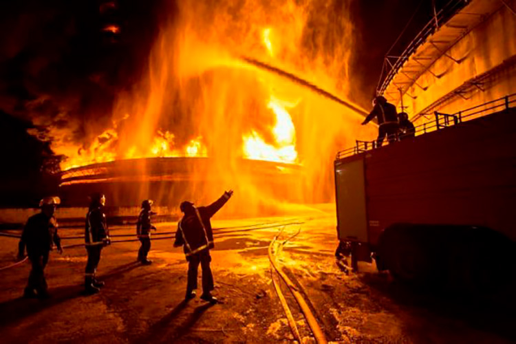 Base de Supertanqueros de Matanzas: Se trabaja sin descanso para controlar el incendio (Minuto a minuto) Imágenes inéditas de momentos antes de la segunda explosión