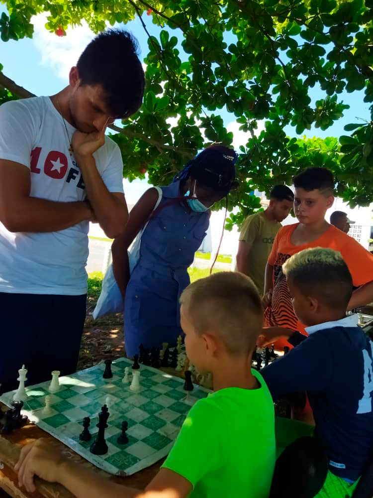 La FEU en las comunidades: revolucionando el barrio en Pinar del Río Hasta comunidades de la mayoría de los municipios llegaron los estudiantes universitarios durante julio y agosto