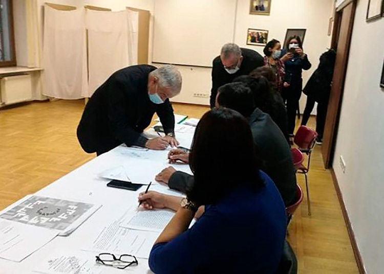 Comienza referendo sobre el Código de las Familias para cubanos en el exterior Embajada cubana abre colegios electorales en tres importantes ciudades rusas