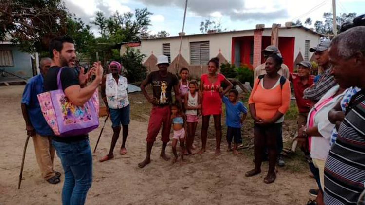 Alberto Corona: “Actuar es la verdad en su estado más sublime” El talk show El papá vendedor forma parte de la campaña Padre desde el principio, coordinada por el Mined, el Minsap y con acompañamiento de Unicef en Cuba y la Red Iberoamericana y Africana de Masculinidades. / Foto tomada de Facebook