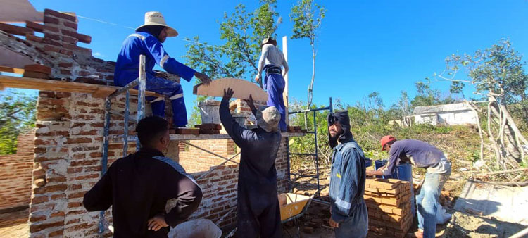 Unir en Pinar del Río lo útil con lo bello Unir en Pinar del Río lo útil con lo bello