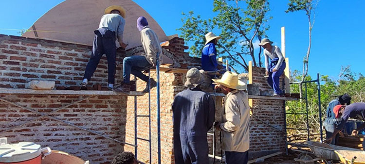 Unir en Pinar del Río lo útil con lo bello Unir en Pinar del Río lo útil con lo bello