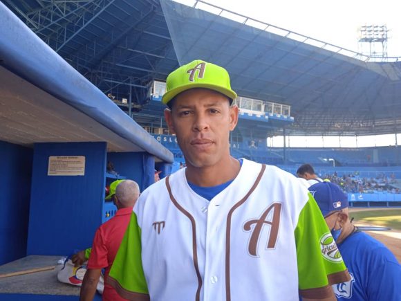 Béisbol: Carlos Martí: Ya no es Agricultores ni Granma, es el Cuba 6 Mojena 1 guerrillero 580x435 1