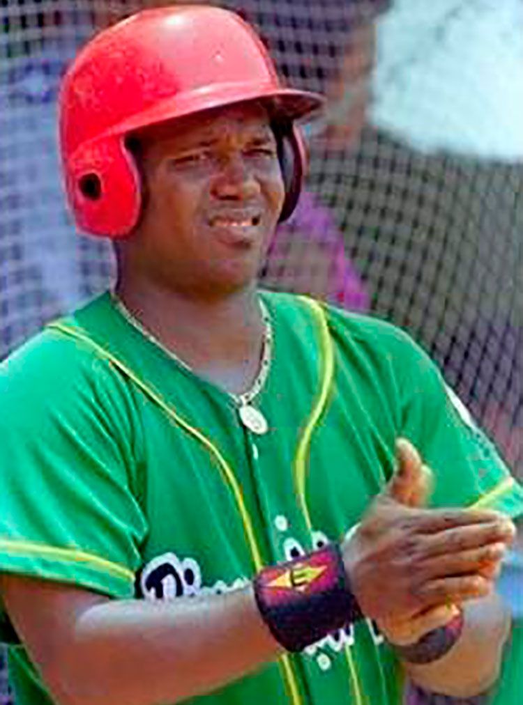 Nuestras Estrellas I Omar Linares posee el impresionante OBP de 487 en sus 20 temporadas en el béisbol cubano