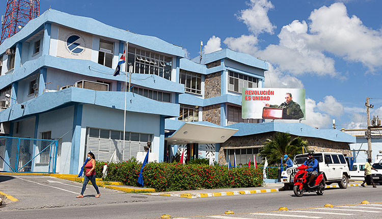 Cultivamos Revolución, con todos y para el bien de todos Director territorial de la División en Pinar del Río