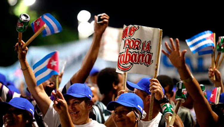 Cubanas, mujeres: hacen camino al andar Cubanas, mujeres: hacen camino al andar