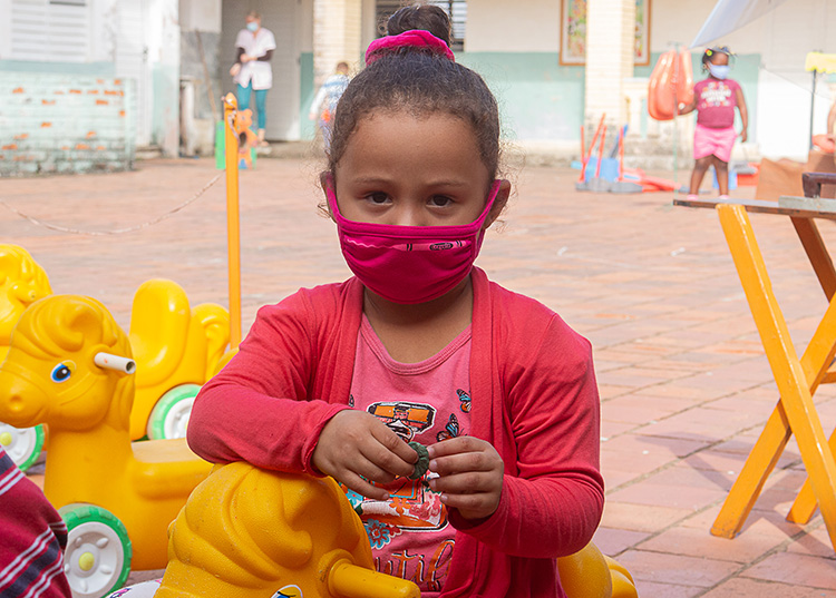 Los 60 años de un círculo infantil en Pinar del Río Alejandra y los demás niños del círculo Adela Azcuy Labrador se sienten confiados. / Foto: Jaliosky Ajete Rabeiro