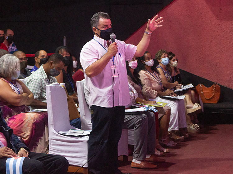 Balance del PCC en Viñales: debaten militantes sobre temas claves en el territorio asamblea pcc vinales 2