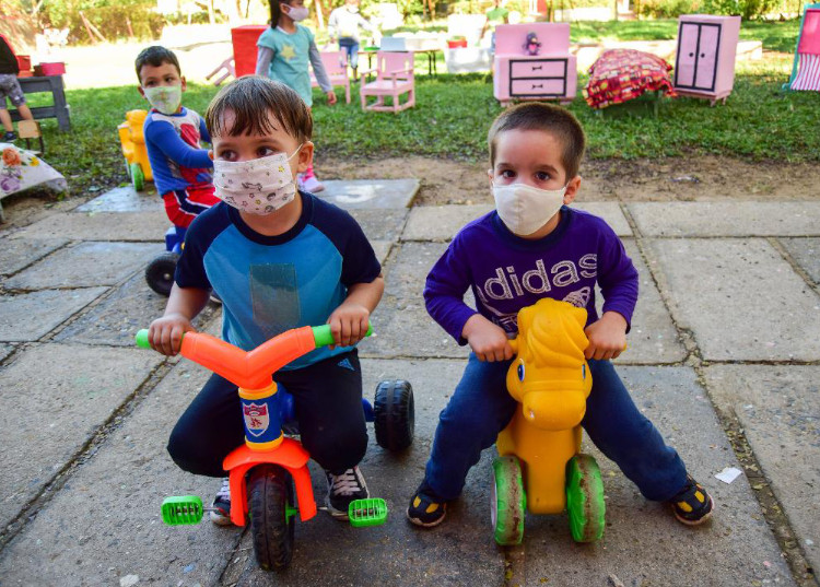 El cochero azul exhibe su mejor rostro en Pinar del Río El cochero azul, un recinto donde los niños juegan y aprenden.