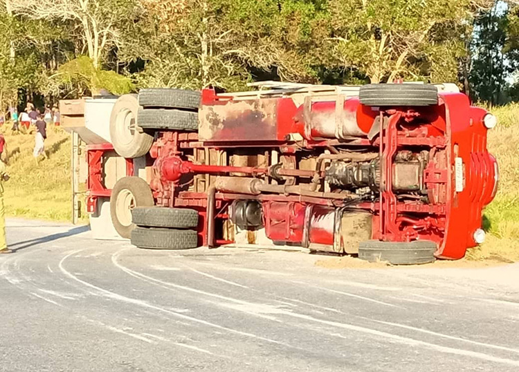 Saldo de cinco pacientes graves y 48 lesionados en el accidente de este martes en Pinar del Río Saldo de cinco pacientes graves y 48 lesionados en el accidente de esta tarde en Pinar del Río