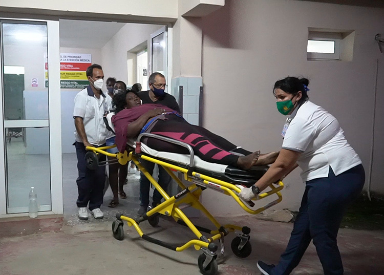 Saldo de cinco pacientes graves y 48 lesionados en el accidente de este martes en Pinar del Río Saldo de cinco pacientes graves y 48 lesionados en el accidente de esta tarde en Pinar del Río
