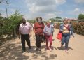 Visita parlamentaria en el municipio de Los Palacios, Pinar del Río El recorrido por la comunidad Sierra Maestra, le permitió a la vicepresidenta de la comisión permanente de Industrias, Construcciones y Energía, conocer de primera mano los criterios de la población. / Foto: Pedro Paredes Hernández