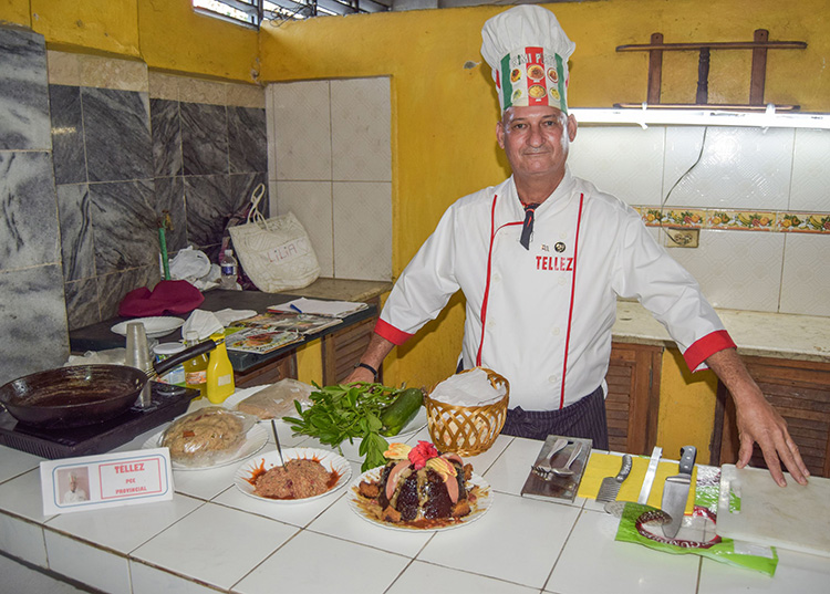 Salvaguardar el patrimonio culinario en Pinar del Río El chef Saustiano Téllez Carreño lleva 42 años afiliado a la Asociación Culinaria de Pinar del Río / Foto: Januar Valdés Barrios