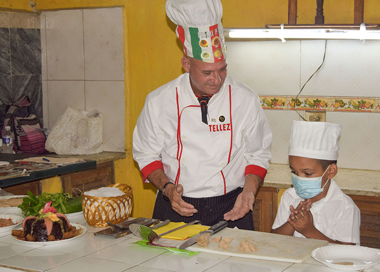 Salvaguardar el patrimonio culinario en Pinar del Río Además de enseñar técnicas de cocina, los pequeños aprendieron la importancia de una alimentación saludable / Foto: Januar Valdés Barrios