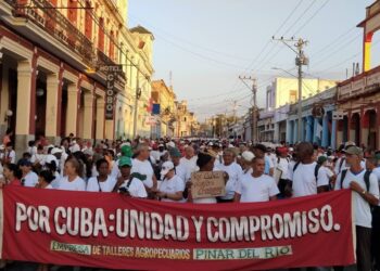 Desfilar por Cuba