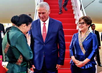 Laos da la bienvenida a Díaz-Canel Laos da la bienvenida a Díaz-Canel