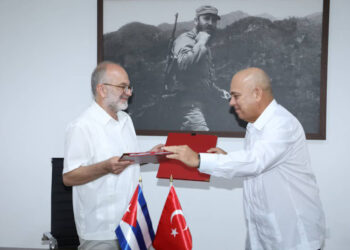 Fortalece Cuba sus lazos con partidos y movimientos de Izquierda Fortalece Cuba sus lazos con partidos y movimientos de Izquierda