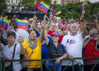 Un solo corazón en dos trincheras Un solo corazón en dos trincheras