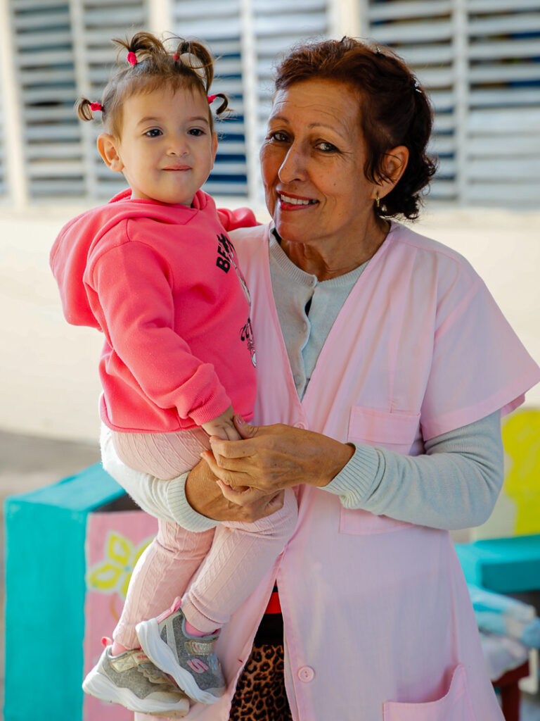 Los niños de “Futura Generación”, en San Luis, cuentan con un colectivo de educadoras y trabajadores que garantizan su estancia segura y feliz