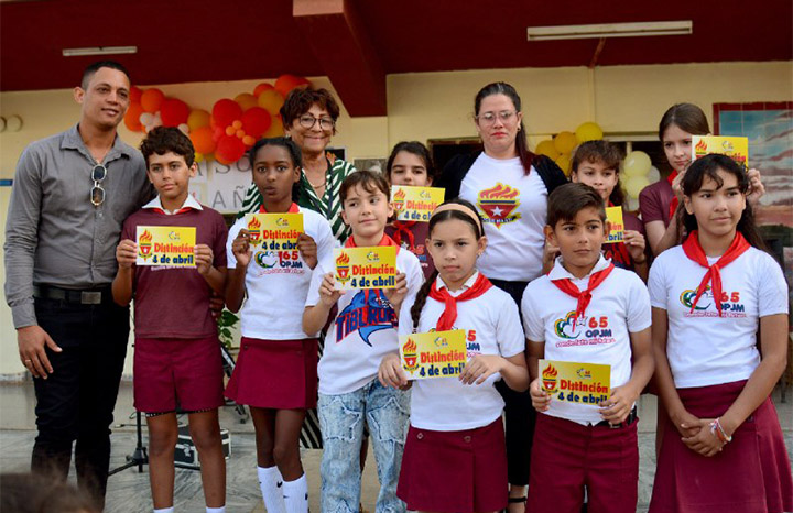Pioneros merecedores de la distinción 4 de abril