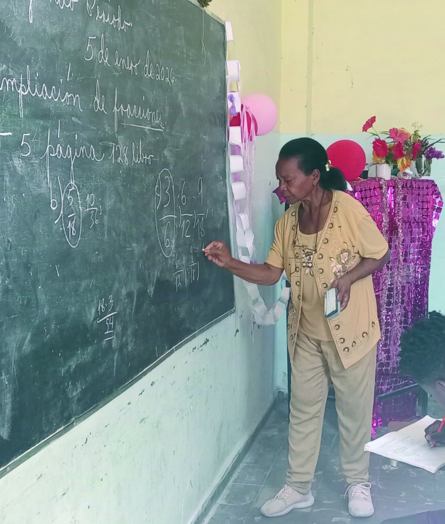 Ha sido profesora de sus actuales alumnos de cuarto grado desde que co menzaron la enseñanza
Primaria, en primer grado