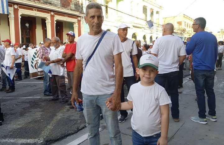 Desfile en Pinar