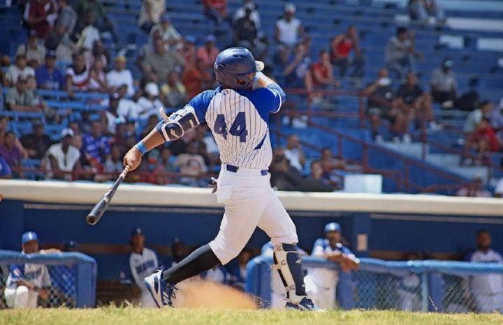 Cuatro por el trono: arde la cima de la Liga Élite de béisbol Beisbol