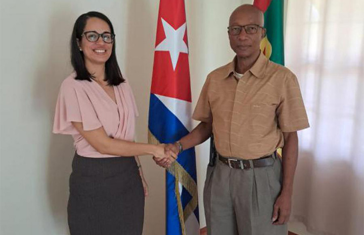 Senador granadino ratifica apoyo sindical a Cuba